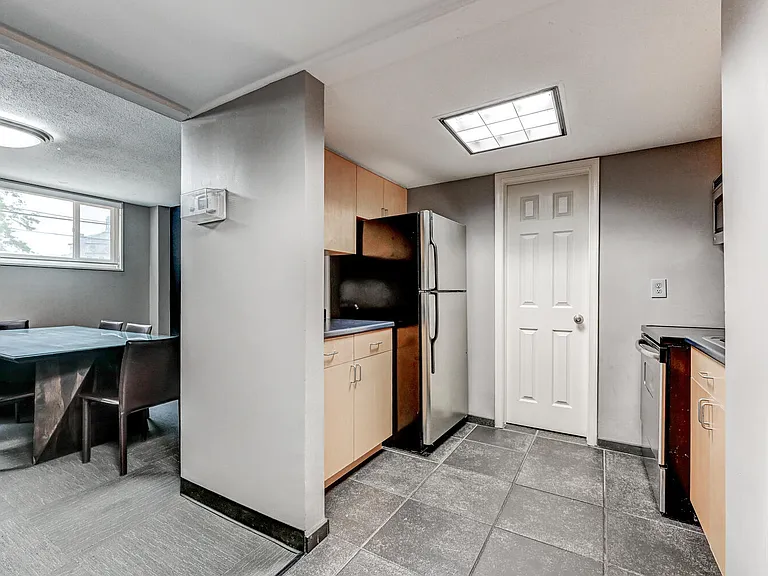 1 E University Pkwy #307 — Photo 4