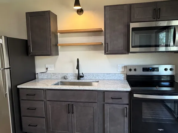 31 E Maple St #31, Cedarville, OH 45314