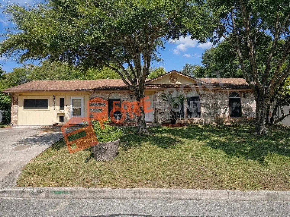 7845 Village Oak Dr