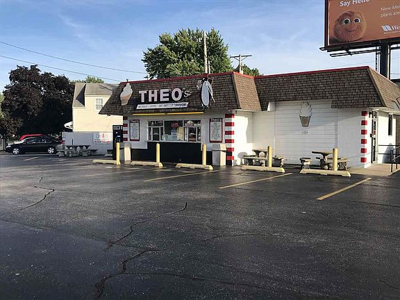 4th image of 3633 N Gale Ave