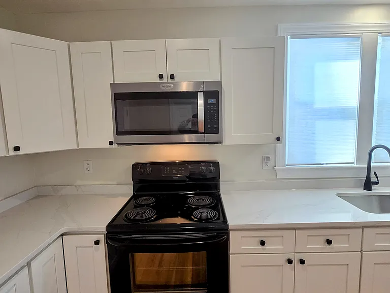 268 1/2 Greenville Ave #2 — Photo 2