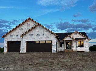 6440 Riggs Rd, Grand Forks, ND 58201