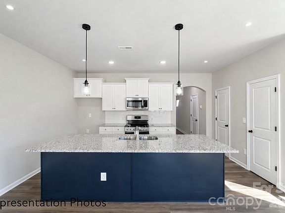 3rd image of 5901 Wallace Ave