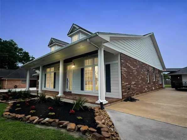509 Pecan Loop Dr, Mont Belvieu, TX 77523