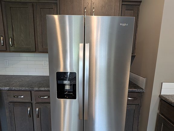 Side by side fridge with icemaker