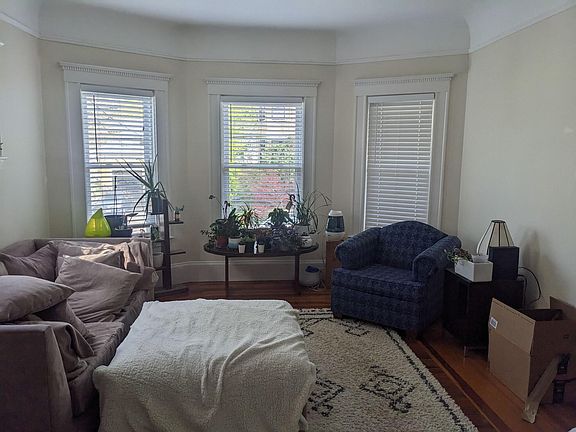 3rd image of 86 Belmont St #1