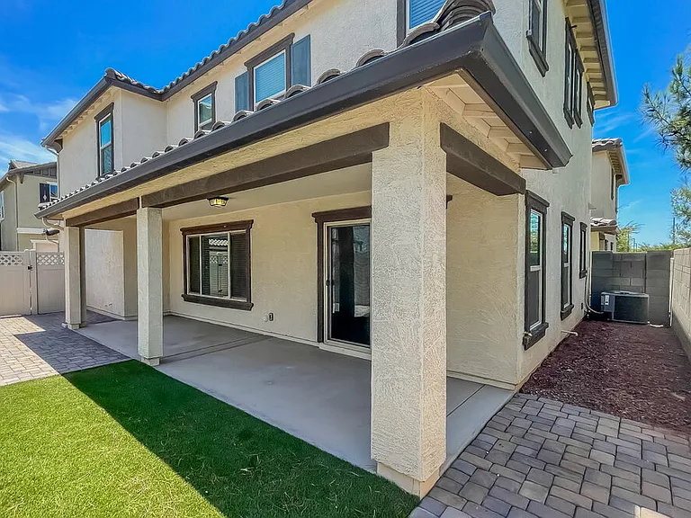 825 S Swallow Ln — Photo 19