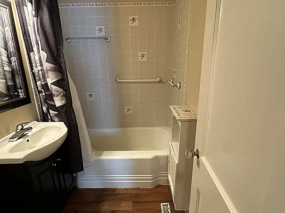3 bed, 1470 sqft, $1,000 — Photo 4