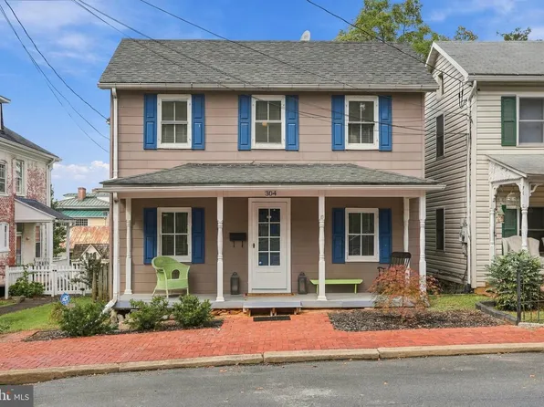 304 E Congress St, Charles Town, WV 25414
