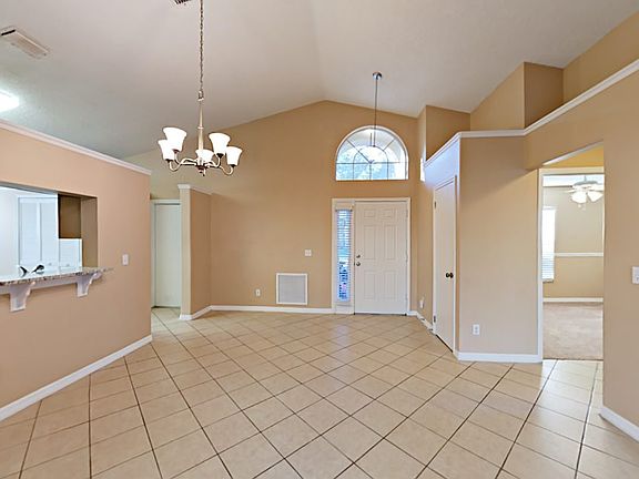 3rd image of 605 Valencia Place Cir