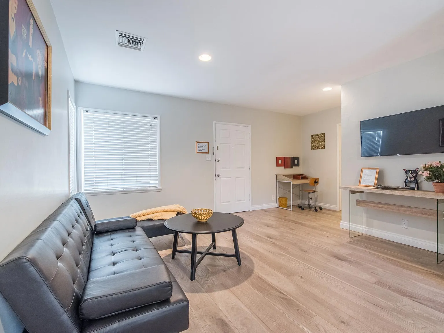 6713 Enfield Ave — Photo 2