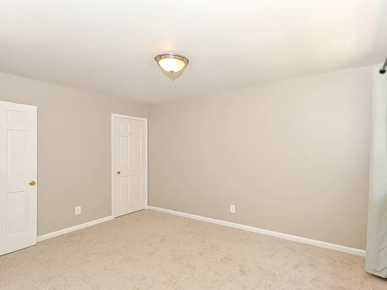 621 Village Place North Dr — Photo 6