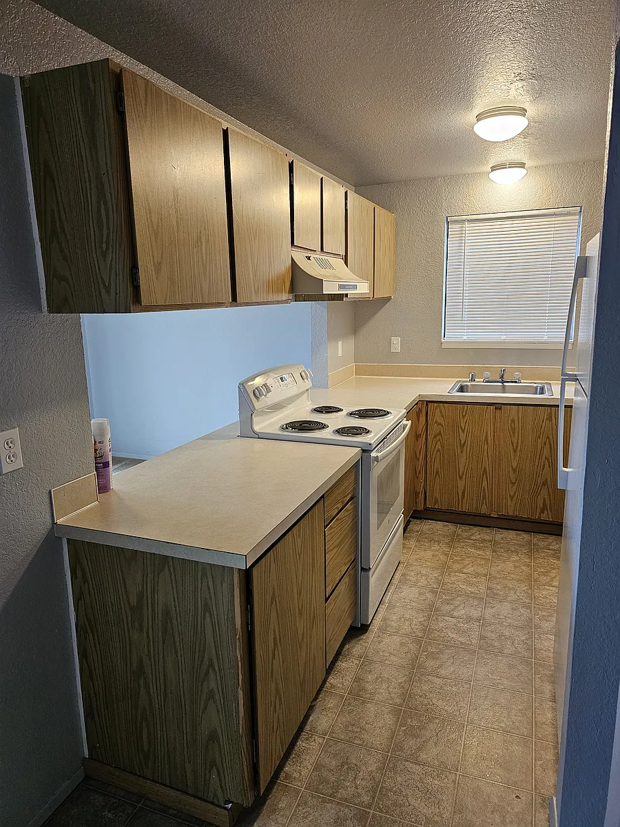 Building Photo - 2830 D Pl SE #D