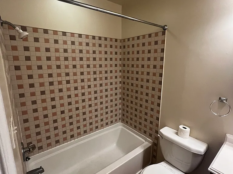 803 W Broad St #1 — Photo 17