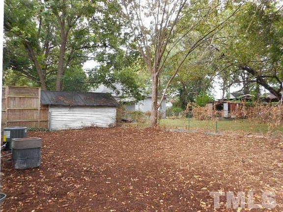 3rd image of 905 Rosehill Ave