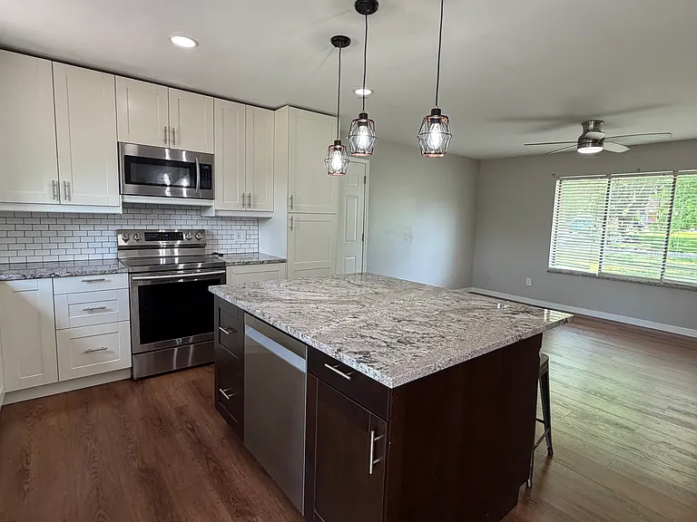 4544 Hillview Shrs — Photo 13