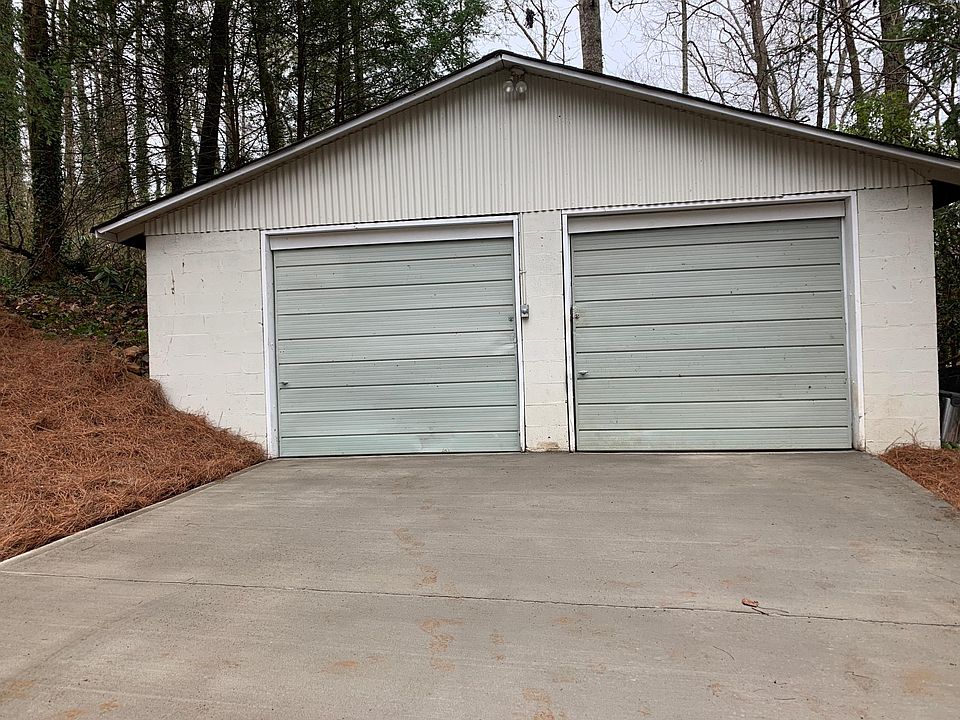 2nd image of 40 Starr Dr E