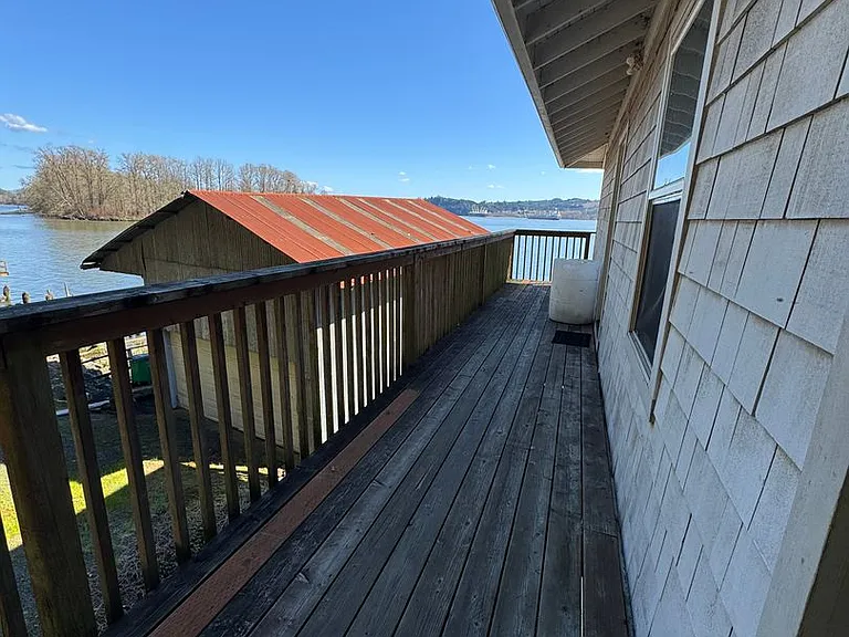 8517 Ocean Beach Hwy — Photo 2