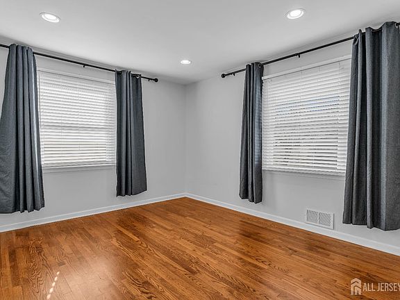 4th image of 269 Park Ave