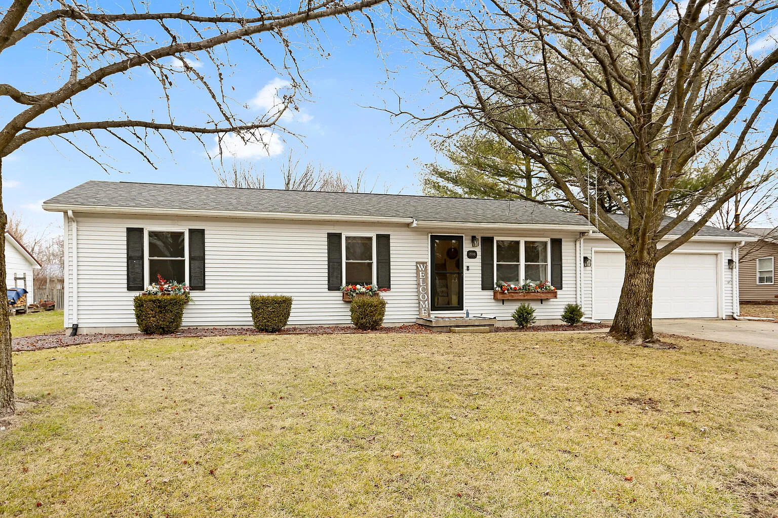 2116 Mallard Dr photo 1