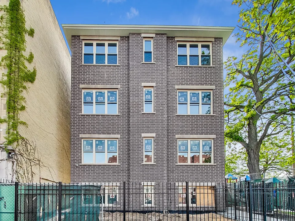 6132 S Kimbark Ave #1W