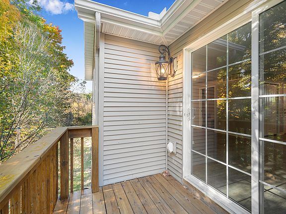 4th image of 702 Tioga Park Dr #702