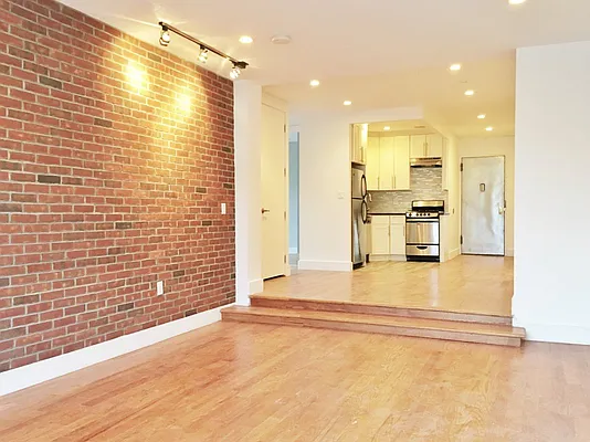 Rented by Bohemia Realty Group | media 10