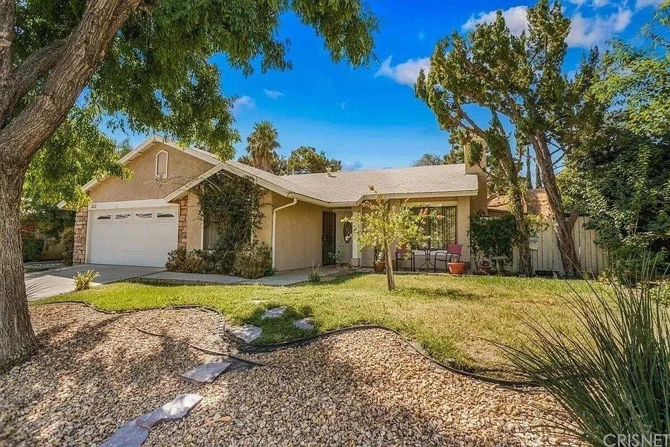 3 bed, 1110 sqft, $2,600 — Photo 1