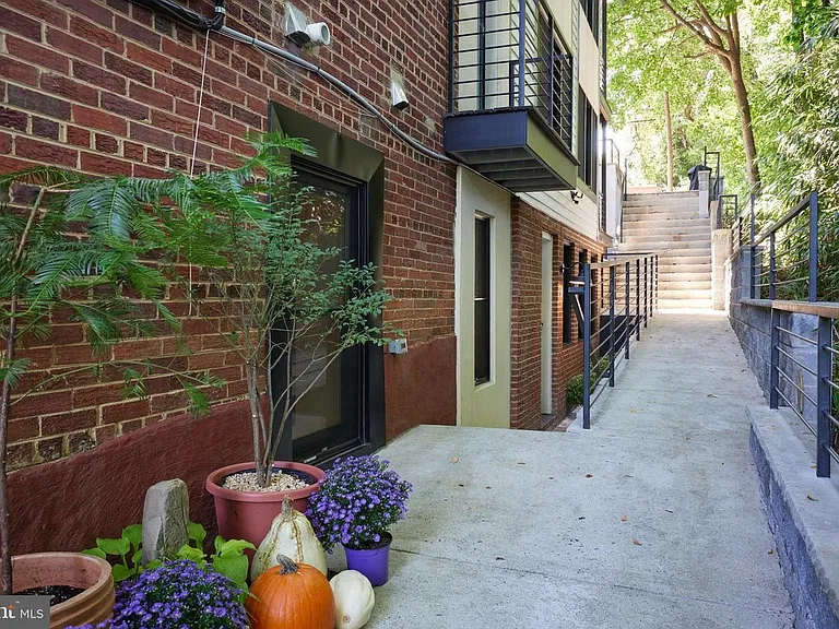 1444 Taylor St NW #1 — Photo 27