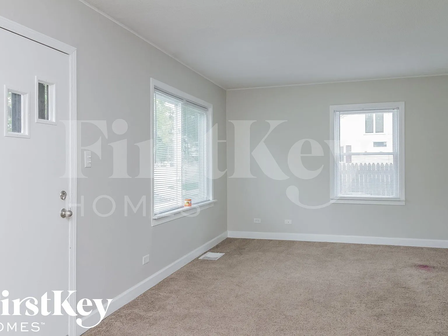 3 bed, 1.0 bath, 1008 sqft, $2,335 — Photo 3