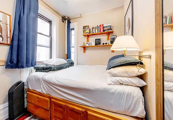 5th image of 349 W 44th St APT 5RE