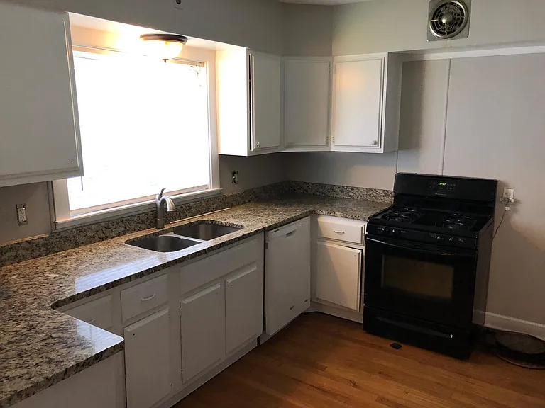 135 Fuller Ave NE — Photo 9