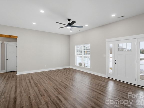 5th image of 1181 W Mount Gallant Rd