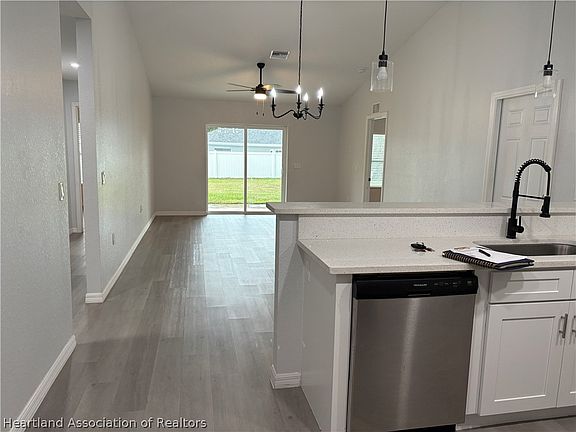3rd image of 5722 Granada Blvd