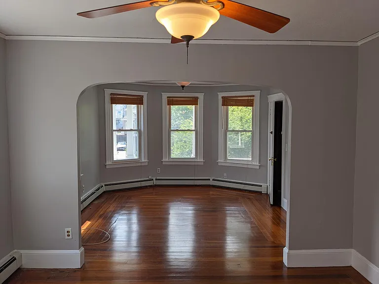 39 Pinehurst Ave #2 — Photo 3