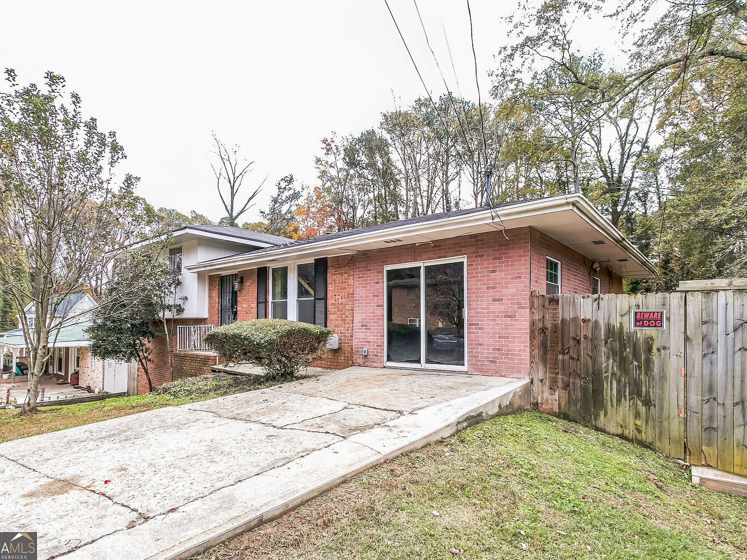927 Slash Pine Rd, Forest Park, GA 30297 | MLS #10579191