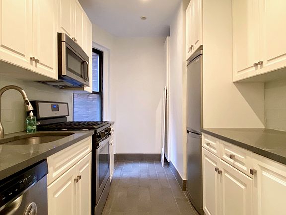 3rd image of 142 E 27th St APT 4D