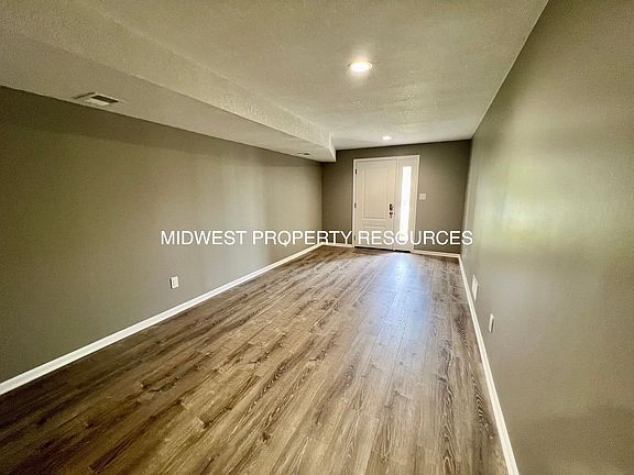 4th image of 205 NW Market Pl