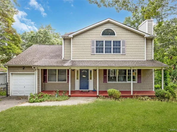 12 Garden Road, Rocky Point, NY 11778