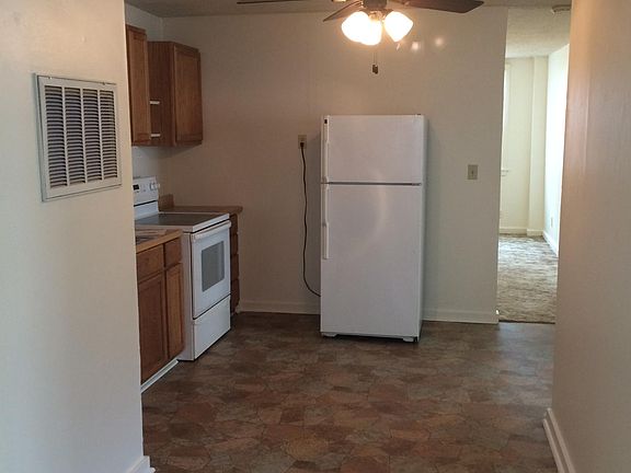Kitchen with lots of space.
