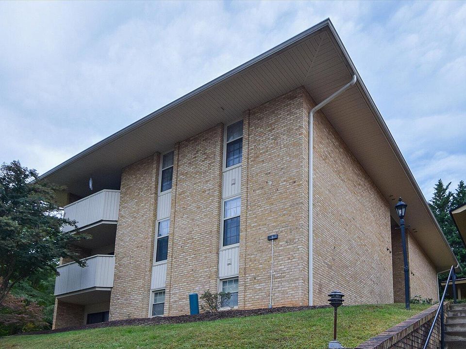 1st image of 5260 Crossbow Cir Unit 1D