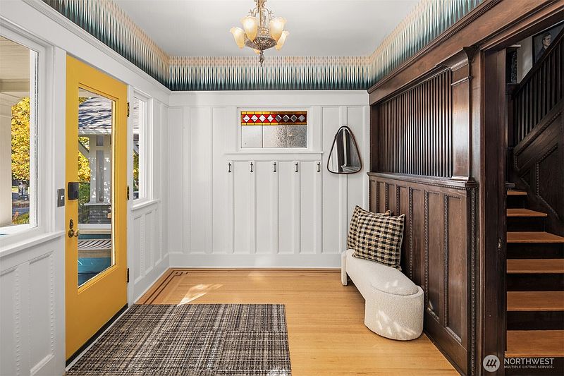 3rd image of 1154 18th Avenue E