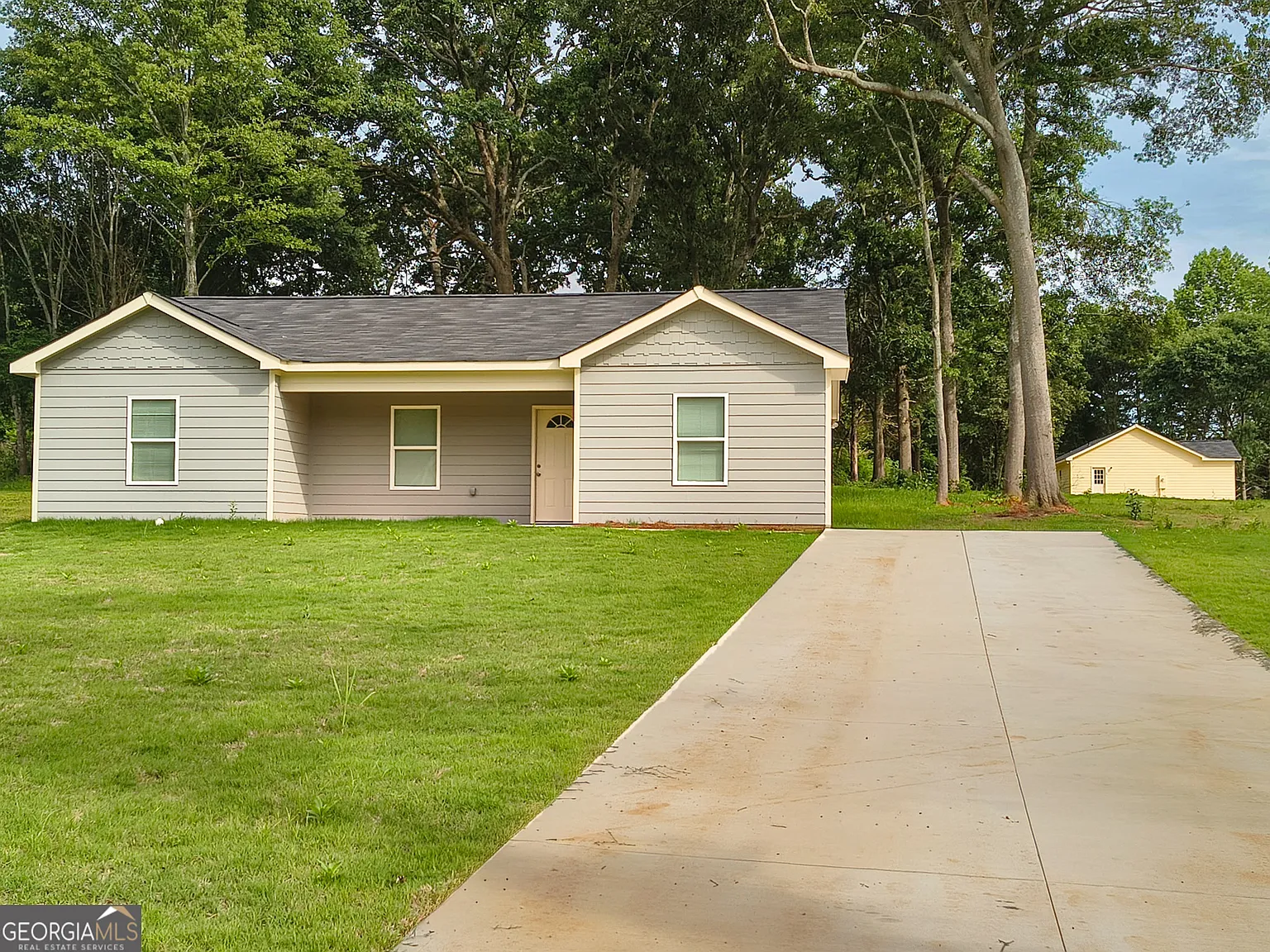3 bed, 2.0 bath, 1400 sqft, $1,850 — Photo 3