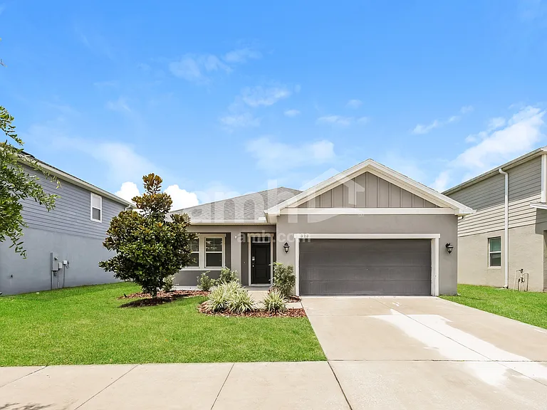 323 Pine Terrace Dr — Photo 1