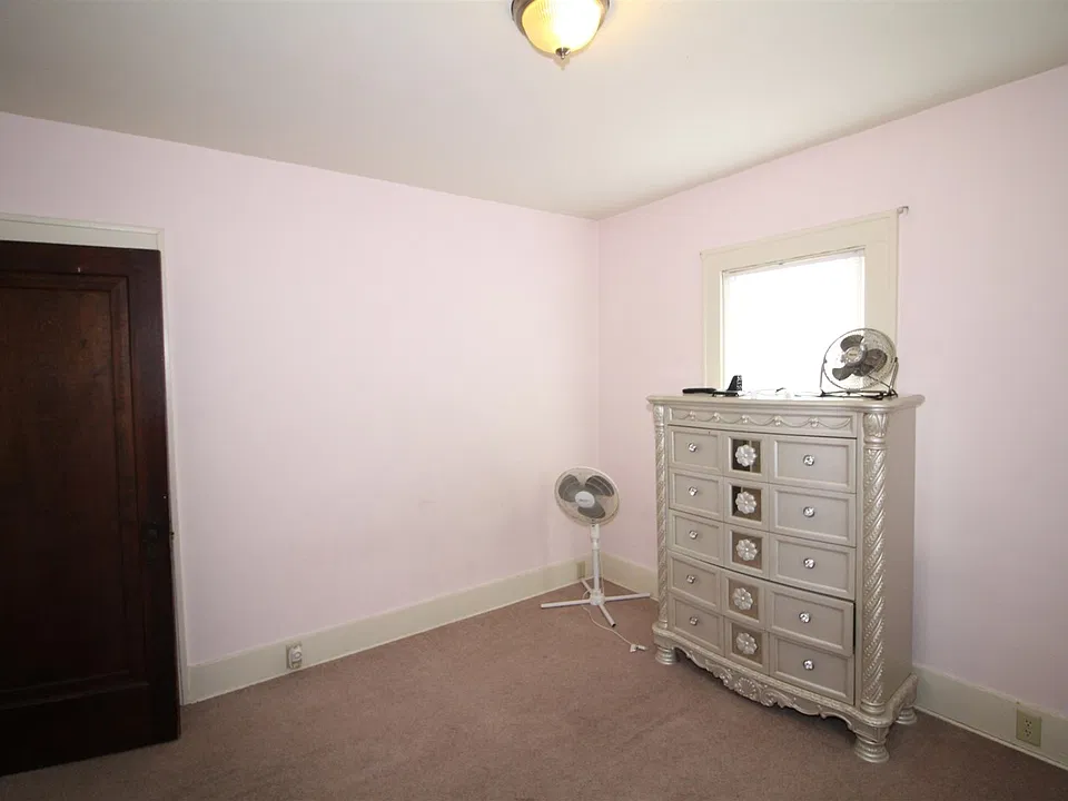 unit 1 bedroom