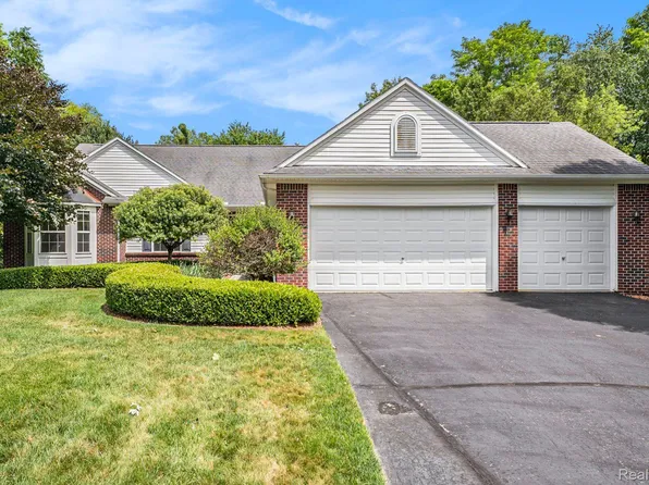 3029 Wheat Valley Dr, Howell, MI 48843