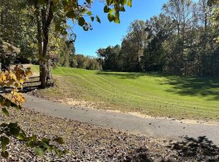 25 Riverboat Ln W, Hartfield, VA 23071