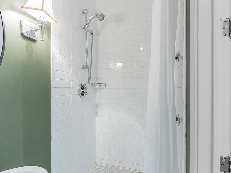 33 Price St #3 — Photo 9
