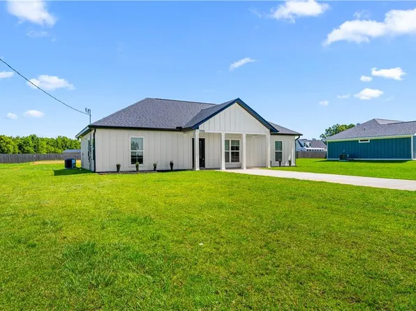 9980 Lighthouse Ave, Grand Bay, AL 36541