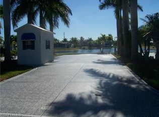 1015 Diamond Lake Cir, Naples, FL 34114